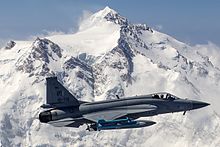 pakistan_air_force_jf-17_thunder_flies_in_front_of_the_26660_ft_high_nanga_parbat